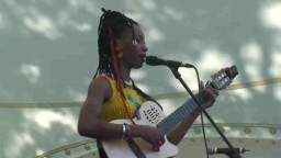 Fatoumata Diawara in Concert 2010 - 5