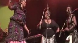 Thandiswa Mazwai in Concert, 2009 - 2